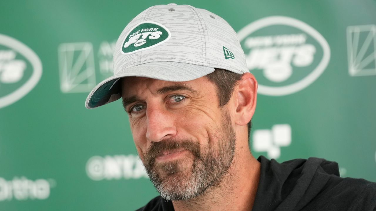 Source Aaron Rodgers will make Jets debut